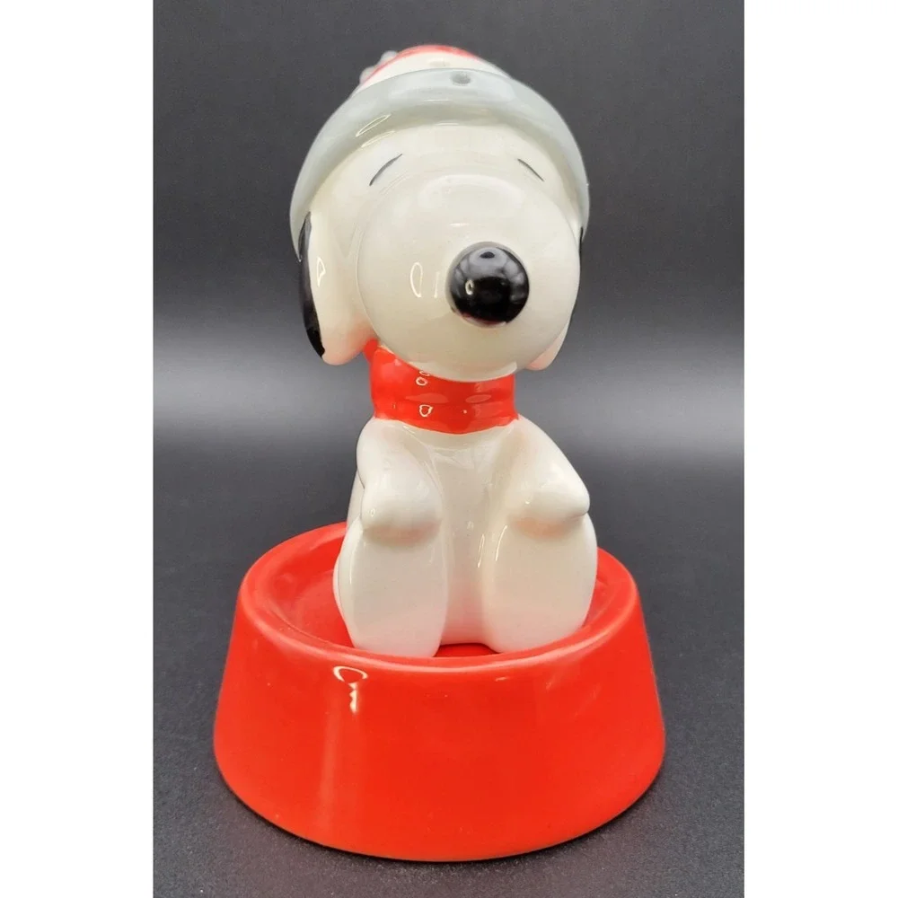 Hallmark Snoopy Salt & Pepper Shaker Set Christmas 2013 Peanuts Winter Dog Bowl